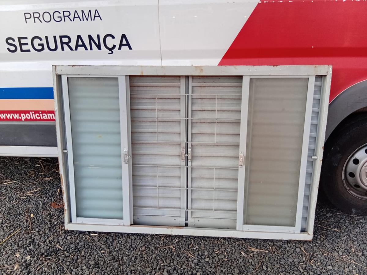 Homem que roubou a janela, acabou denunciando o receptador. (Foto/Divulgação)