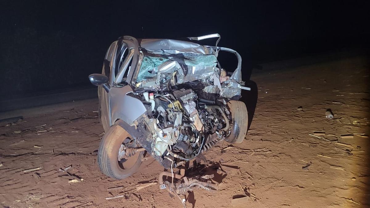 Veículo Citroën C3 Aircross ficou completamente destruído ao colidir frontalmente na MGC-464, em Delta, resultando na morte do motorista, de 38 anos (Foto/Divulgação)