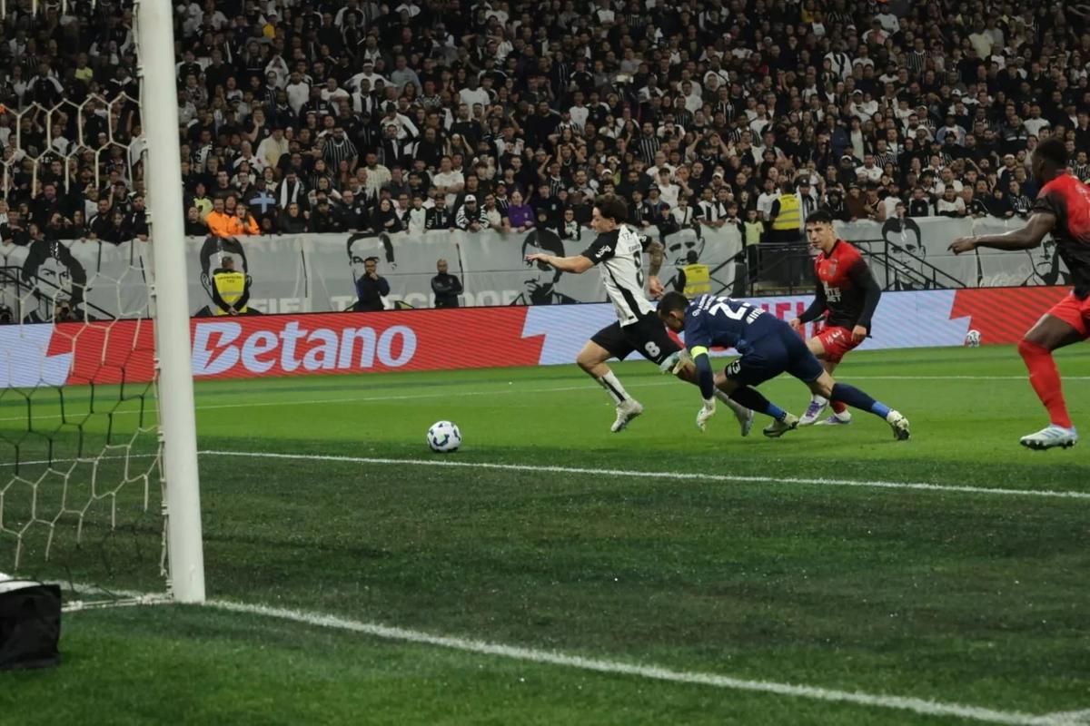 Garro marcou um dos gols do Corinthians ontem na Neo Quimica (Foto/Reinaldo Calçade)