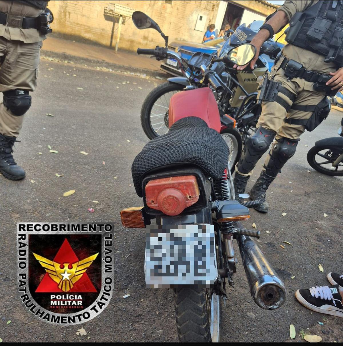 Homem é detido no Residencial 2000 com moto adulterada; veículo foi apreendido pela PM. (Foto/Divulgação)