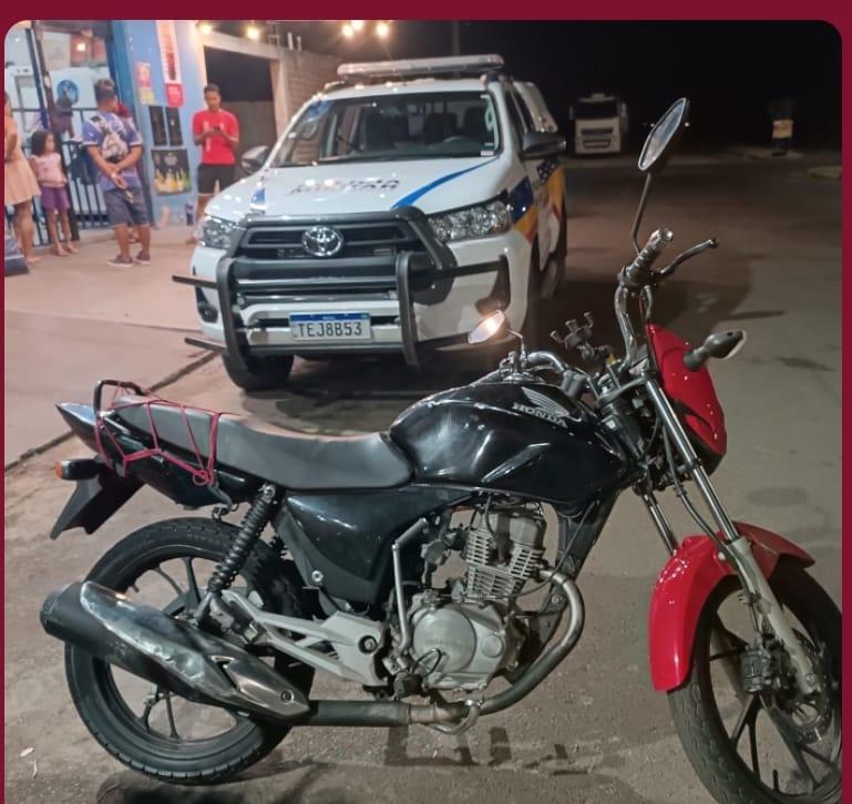 Motocicleta adulterada foi apreendida e levada para o pátio credenciado em Uberaba. (Foto/Divulgação)