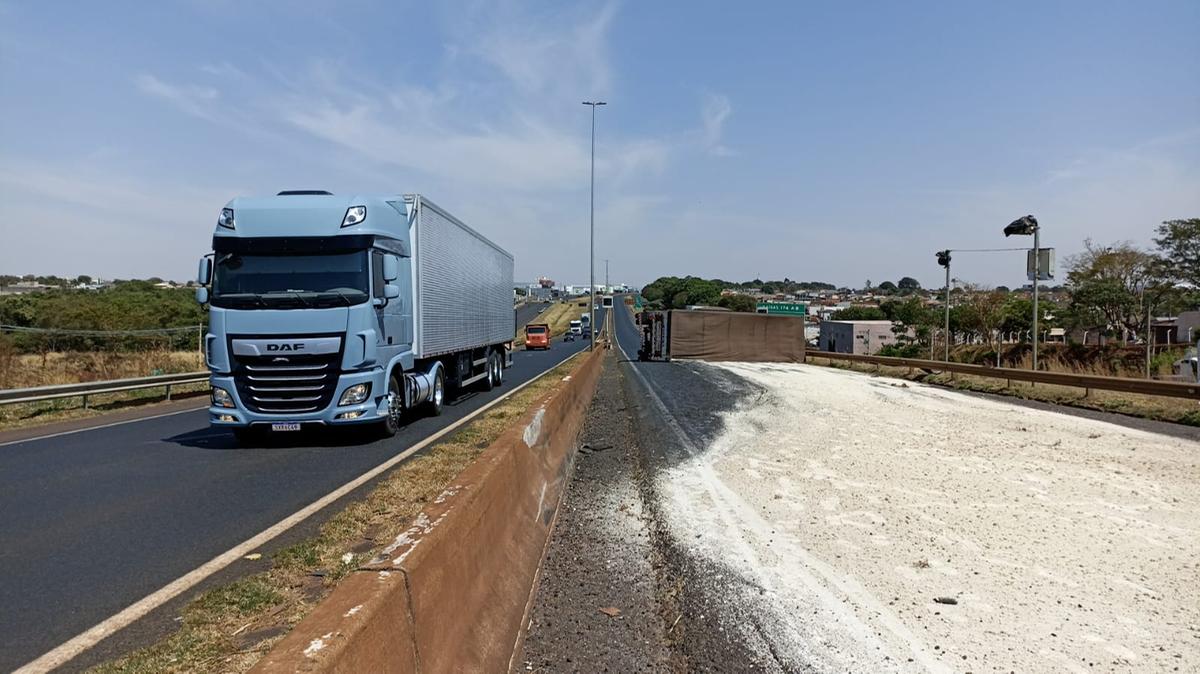 De acordo com as informações, o acidente provocou um grande congestionamento no trecho (Foto/Divulgação)