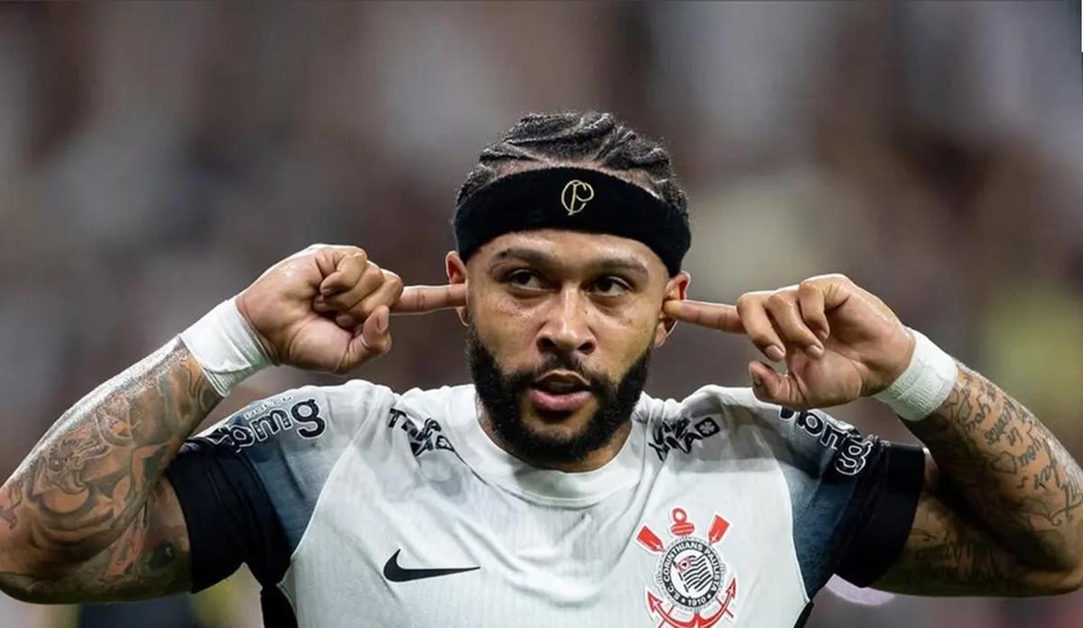 “Por que tantas mentiras? Qual o objetivo de tentar me colocar contra a torcida?”, perguntou Depay (Foto/Instagram)