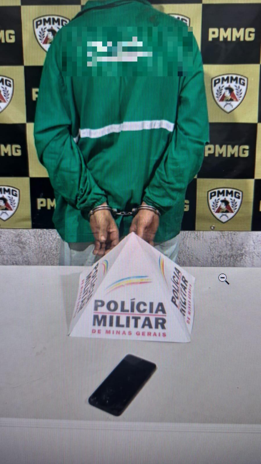 Monza usado no furto da lancha foi apreendido e removido ao pátio; suspeito acabou preso e levado para a delegacia. (Foto/Divulgação/PMMG)