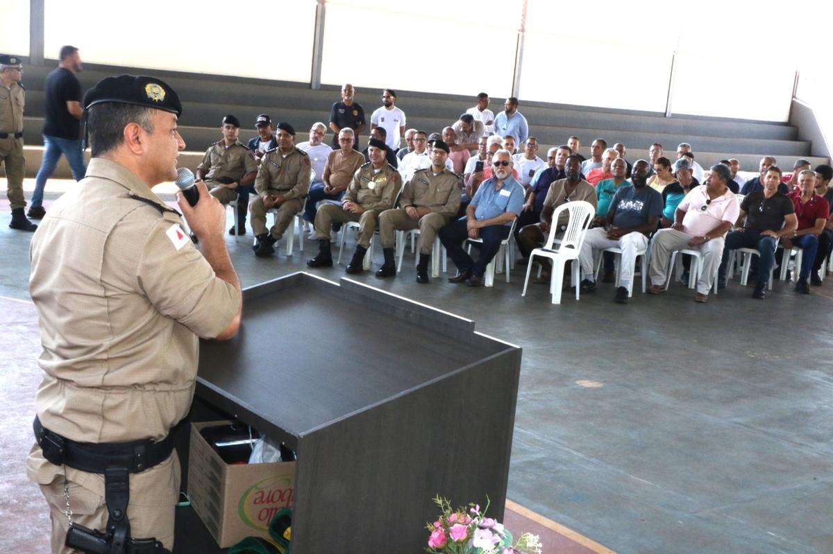 O comandante da 5ª Região da Polícia Militar de Minas Gerais, coronel Rodrigo Wolf Luz, durante participação no evento “Café com os Veteranos”, realizado em Uberaba (Foto/Sérgio Teixeira/5ªRPM)