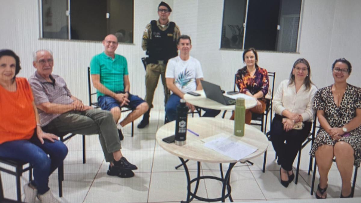 Moradores do bairro Estados Unidos participaram da reunião com a Polícia Militar para discutir estratégias de segurança comunitária. (Foto/Divulgação/PMMG)