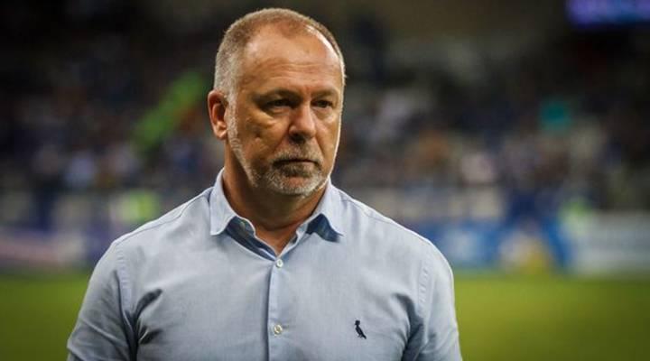 Mano Menezes, suspenso, não estará à beira do campo hoje contra o Botafogo (Foto/Arquivo)
