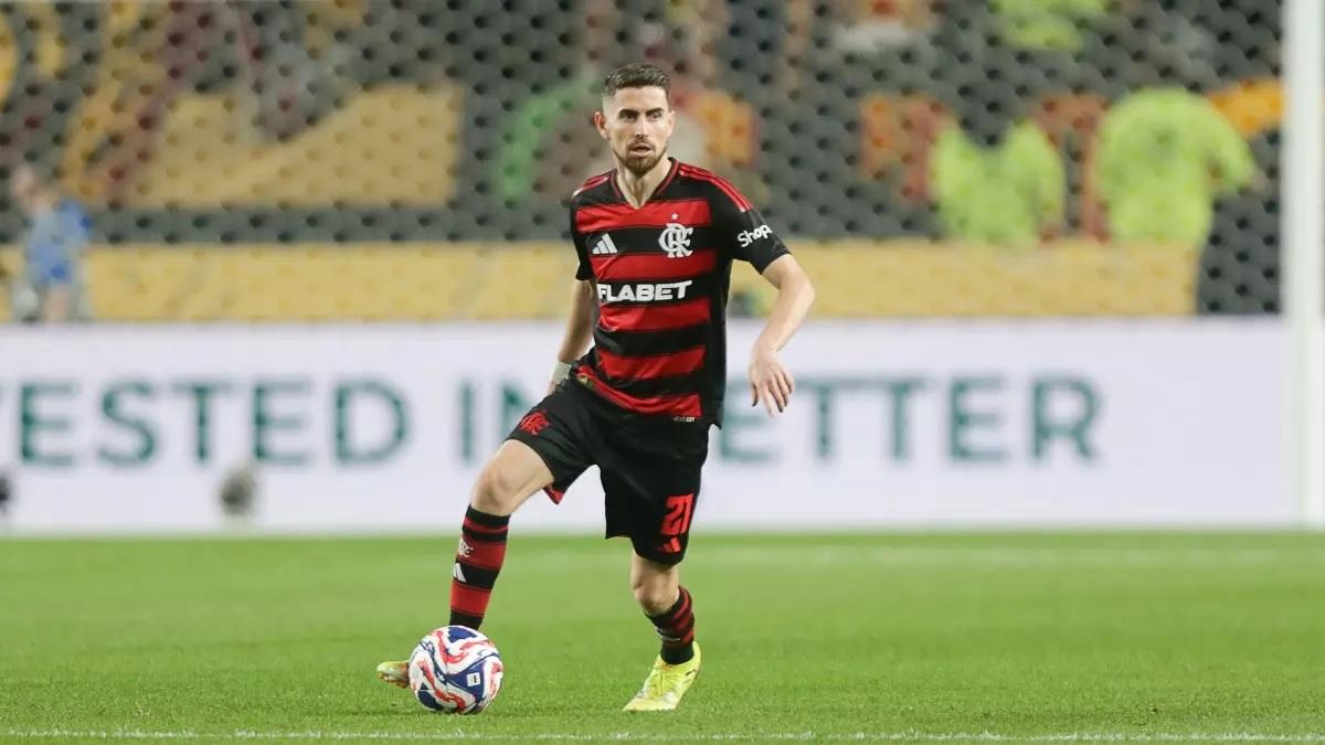 Recuperado de lesão, Jorginho reforça o Rubro-Negro em La Plata (Foto/Gilvan de Souza/CRF)