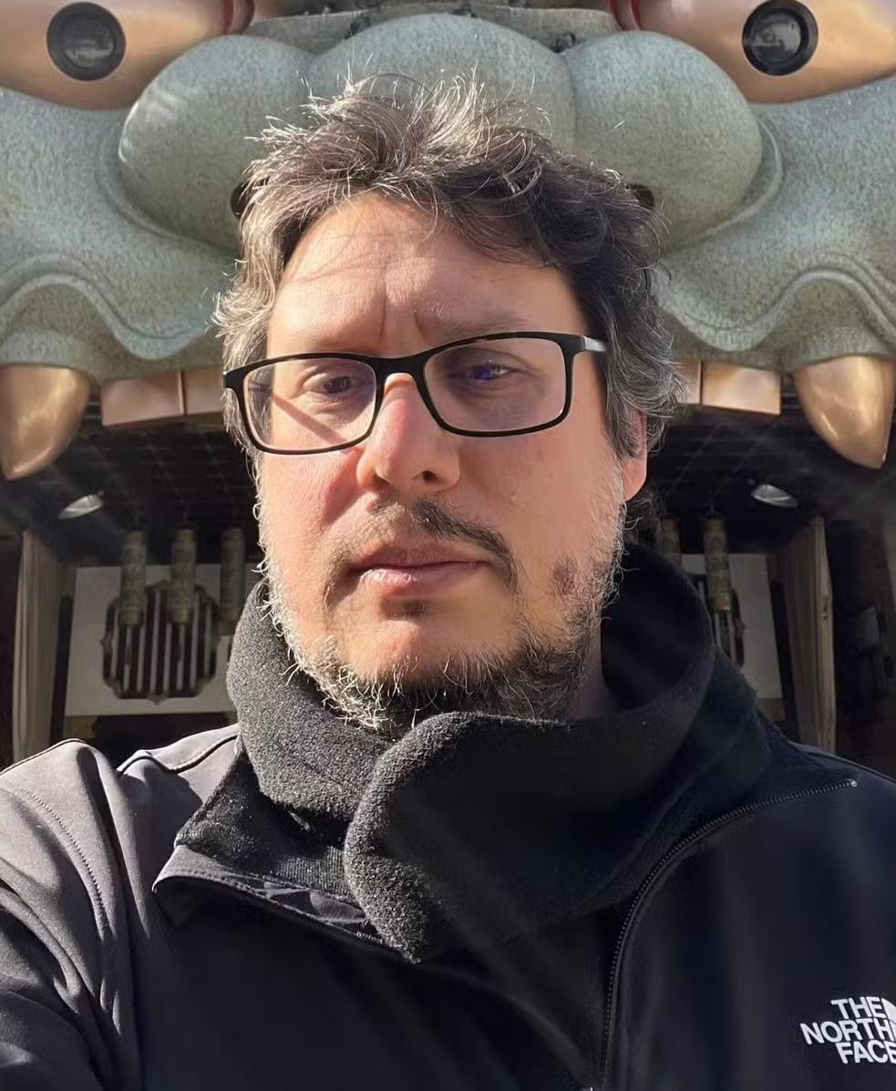 Feres foi o diretor responsável pela série documental "Dossiê Chapecó: O Jogo por Trás da Tragédia" (Foto/Reprodução)