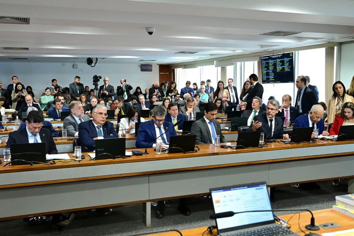 Comissão de Constituição, Justiça e Cidadania (CCJ) do Senado realiza reunião para analisar a PEC 3/2021, que exige autorização do Congresso para abertura de ação penal contra parlamentares (Foto/Geraldo Magela/Agência Senado)