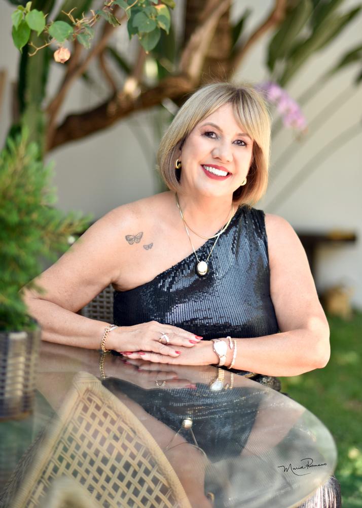 Adriana Barros recebe os aplausos pelo aniversário segunda (29) (Foto/Marise Romano)