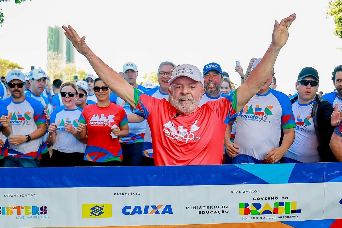 Presidente Lula participa de caminhada e corrida em comemoração aos 95 anos do MEC (Foto/Ricardo Stuckert / PR)