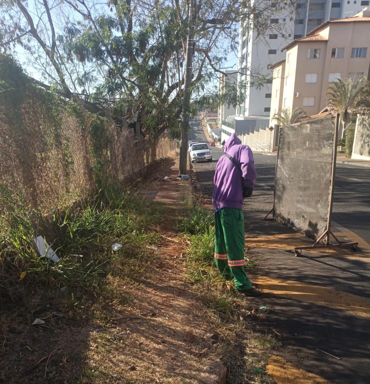 Entre os dias 29 de setembro e 3 de outubro, equipes de roçada, capina e coleta de entulhos atenderão mais de 30 pontos da cidade (Foto/Divulgação Codau)
