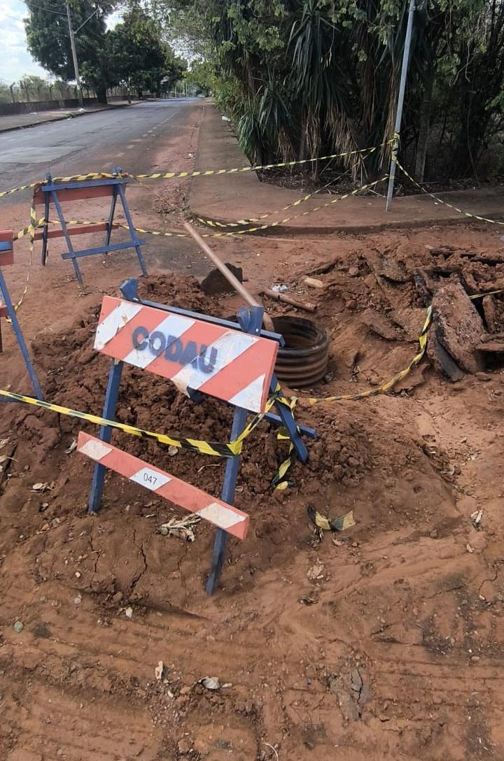 Segundo os relatos, a intervenção teve início no dia 18 de setembro e desde então causa preocupação devido à demora no término do serviço (Foto/Marcos Machado)