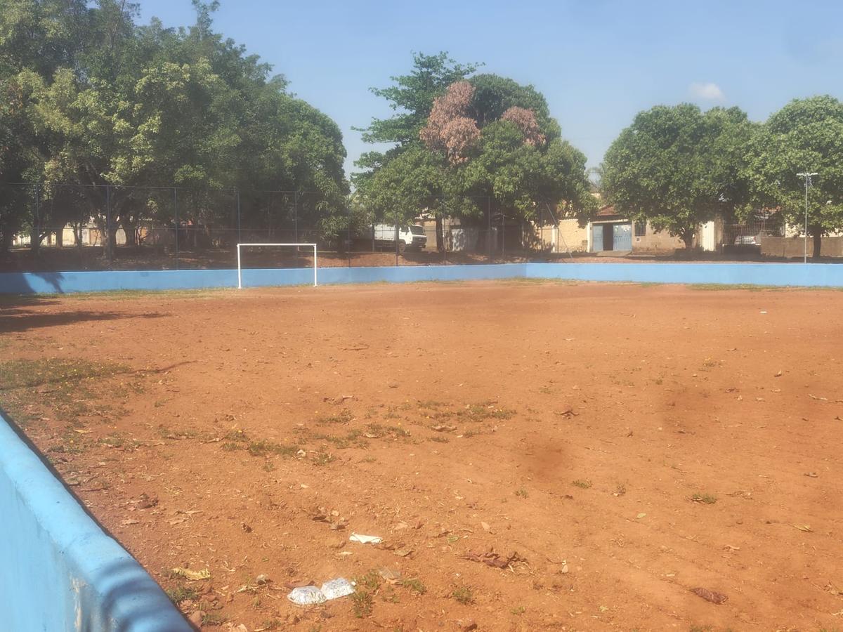 A pasta explicou que a demora na entrega ocorreu por causa do longo período de estiagem, o que prejudicou tanto a produção da grama quanto o plantio adequado (Foto/Reprodução)