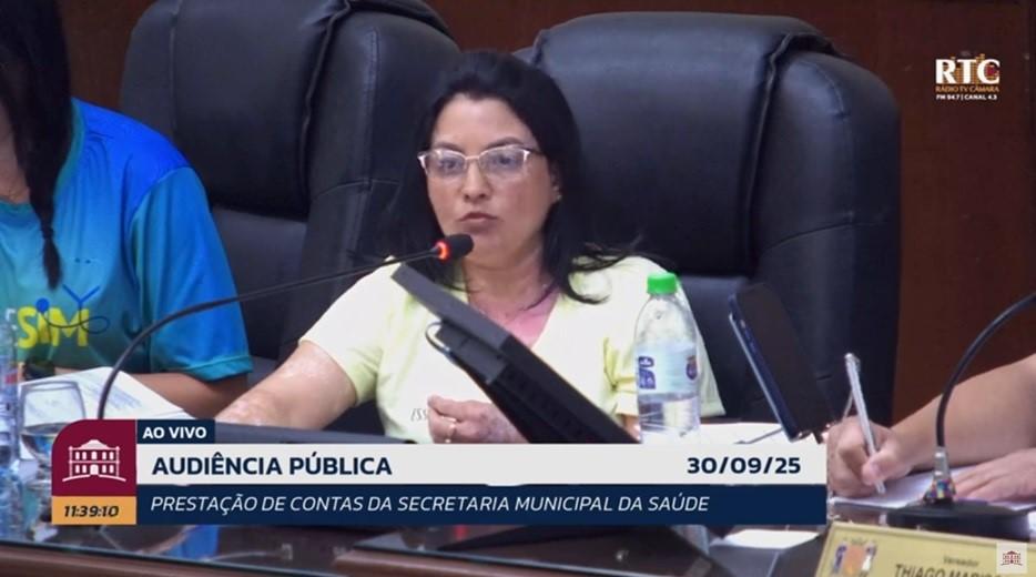 Secretária municipal de Saúde, Valdilene Rocha, durante a prestação de contas da Secretaria de Saúde relativa ao segundo quadrimestre do ano, que foi transmitida pela TV Câmara   (Foto/Reprodução)
