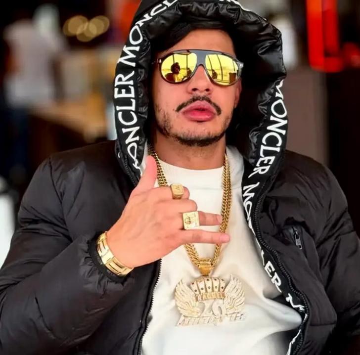 O rapper Hungria foi internado às pressas em Brasília com sintomas que levantaram a suspeita de intoxicação por metanol (Foto/Reprodução/Instagram @hungria_oficia)