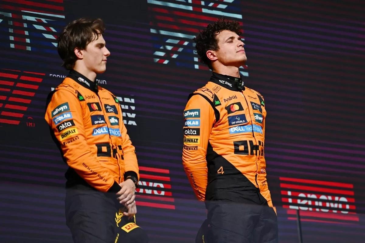 Toque entre Norris e Piastri marcou o GP de Singapura e deixou a festa da McLaren em segundo plano (Foto/Guido De Bortoli)