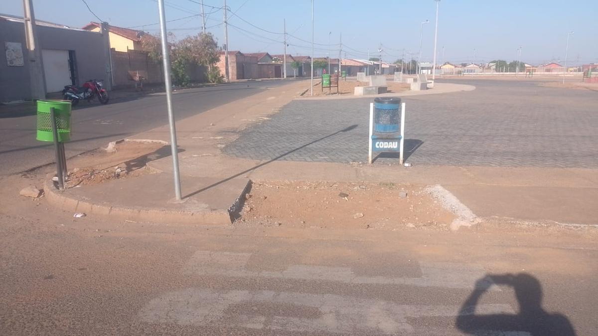 Leitores afirmam que, ao passarem pelo local na última semana, encontraram o espaço sem trabalhadores (Foto/Reprodução)