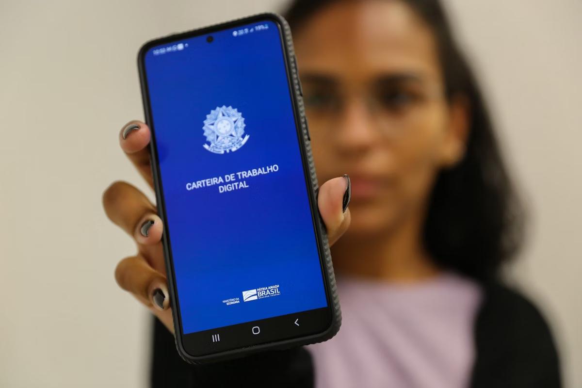 Pesquisa mostrou que jovens têm trabalhado por mais de 40 horas na semana (Foto/Gil Leonardi/Imprensa MG)