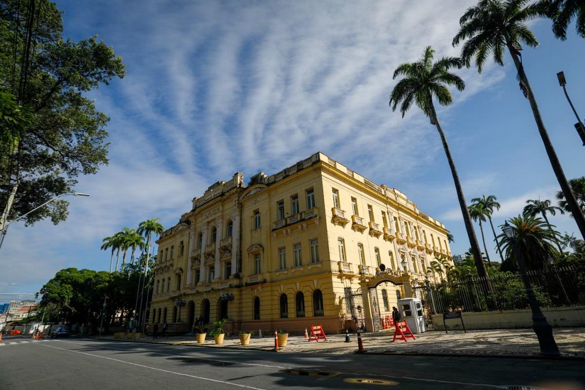Fundação Carlos Chagas abre 460 vagas com salários de até R$ 11 mil via CNU (Foto/Reprodução)