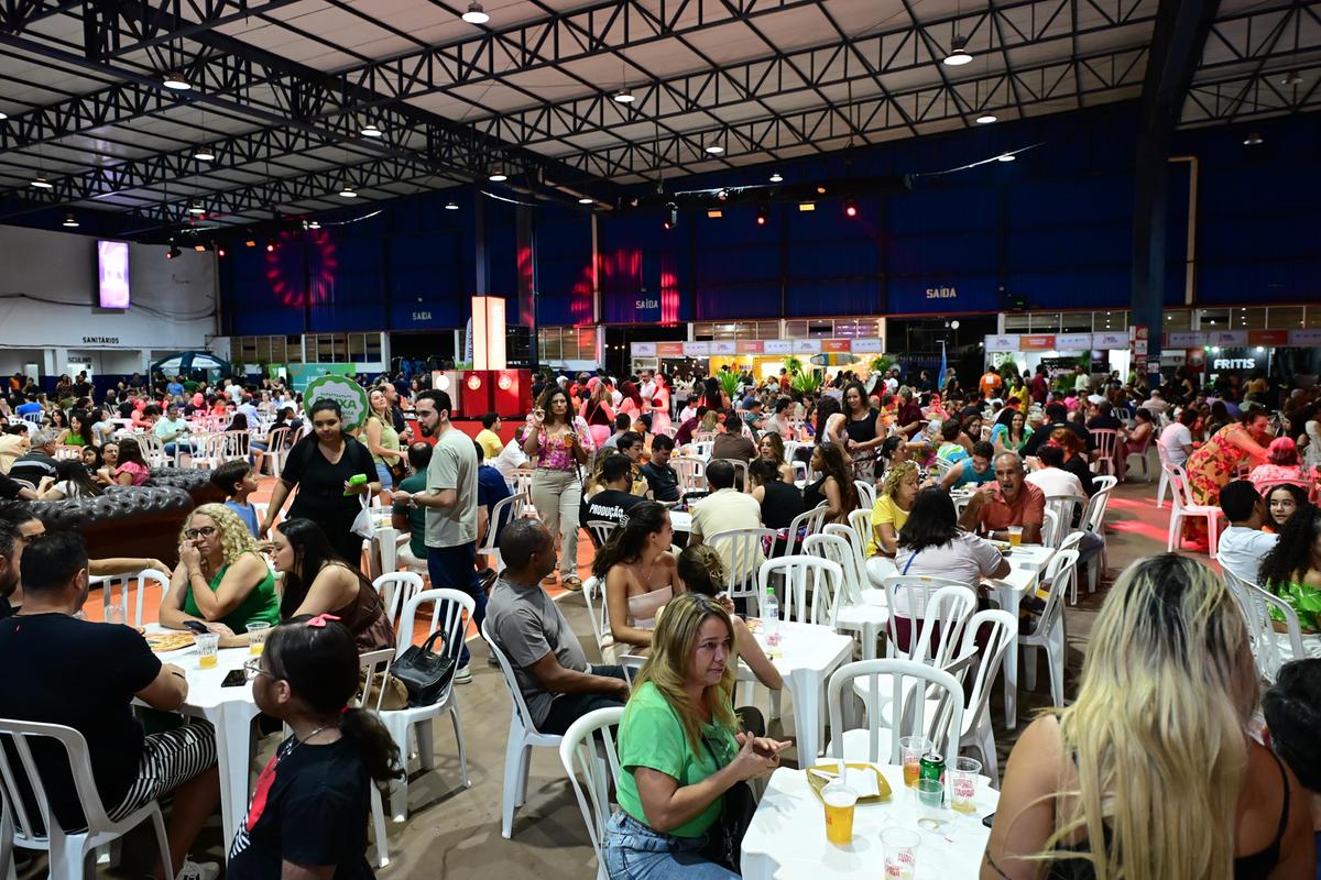 Em ação solidária, o Festival Gastronômico e Cultural de Uberaba arrecadou alimentos não perecíveis, que foram destinados ao Mesa Brasil do Sesc (Foto/André Santos/PMU)