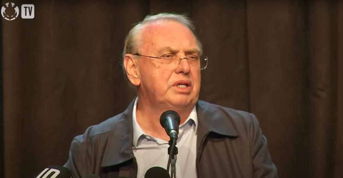 Déficit de R$ 103 milhões e crise crescente. O presidente Osmar Stábile tenta alternativas para equilibrar o fluxo de caixa. (Foto/Corinthians/TV)