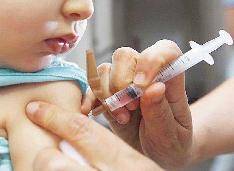 Crianças e adolescentes devem ser vacinados contra tuberculose, rotavírus, sarampo, rubéola, coqueluche, caxumba, e HPV. (Foto/Ilustrativa)