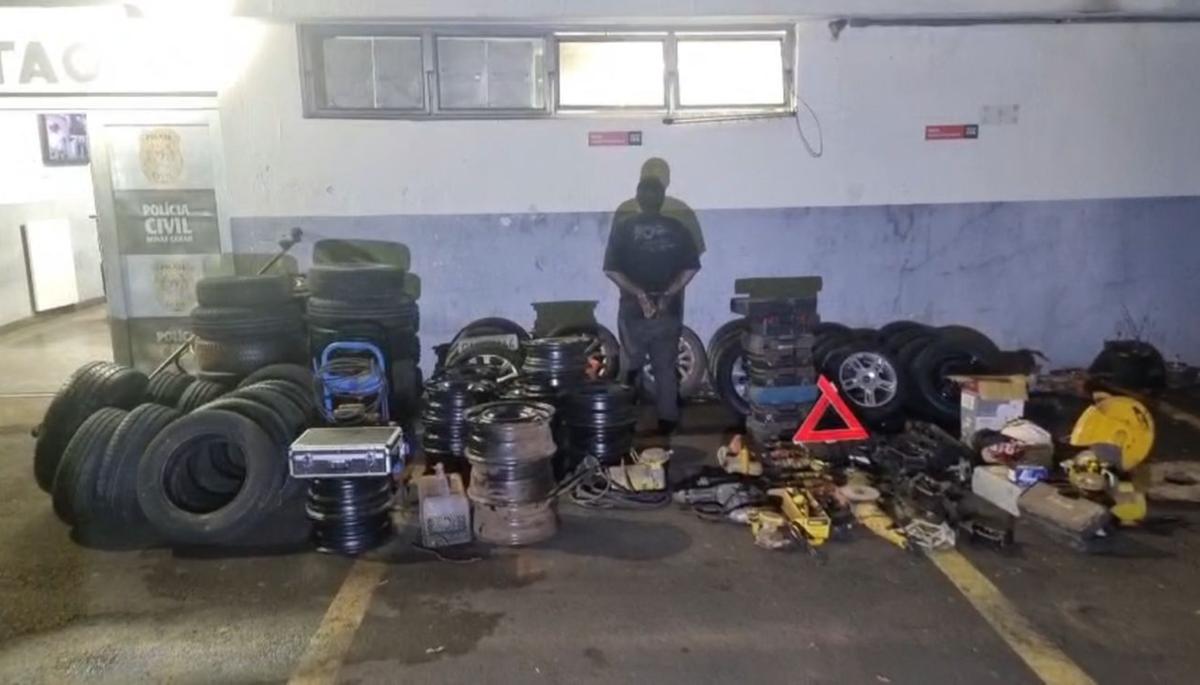Os indivíduos ainda revelaram que venderam outro pneu furtado a uma borracharia na avenida Nossa Senhora do Desterro, o que levou a uma nova operação da PM no local, onde diversos materiais foram apreendidos. (Foto/Divulgação/PMMG)