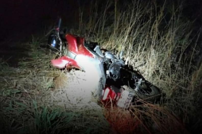 Motocicleta Honda XRE 300, roubada durante o assalto, foi utilizada na fuga e acabou apreendida após a troca de tiros na avenida Filomena Cartafina (Foto/Divulgação)