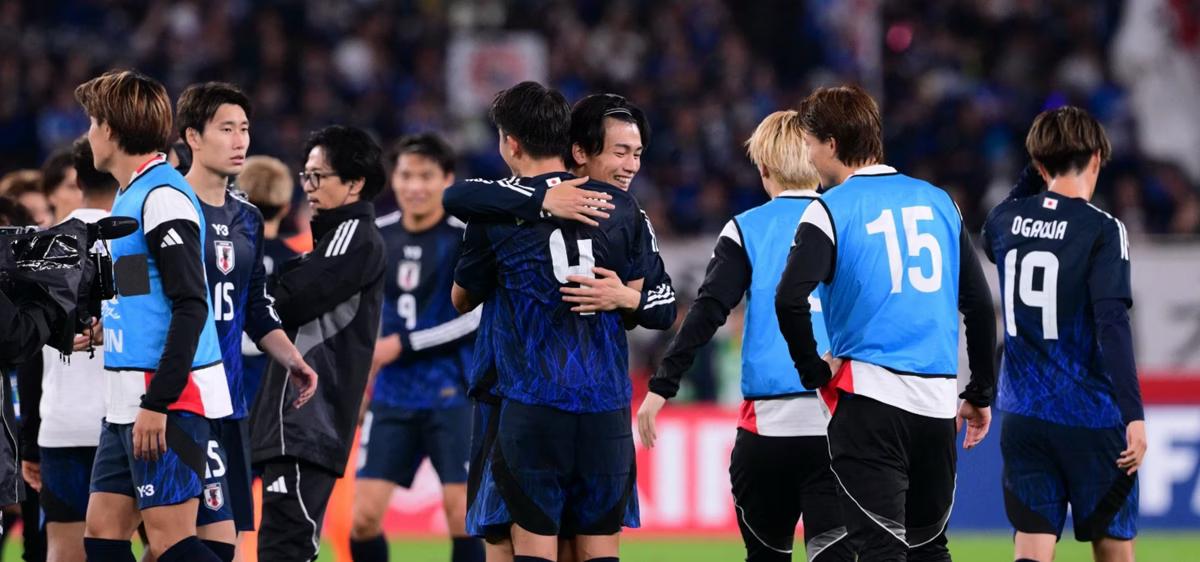 Japoneses celebram vitória histórica diante do Brasil em amistoso (Foto/Yuichi Yamazaki/AFP)