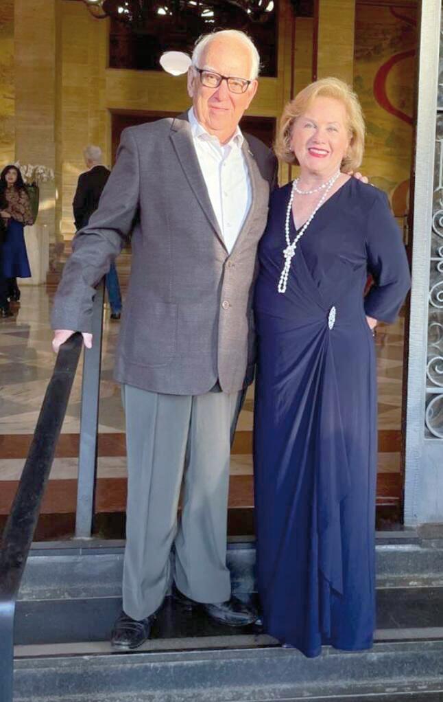 Telma e Milton Carvalho de Castro, que festeja 80 anos em big party dia 1º de novembro (Foto/Arquivo pessoal)