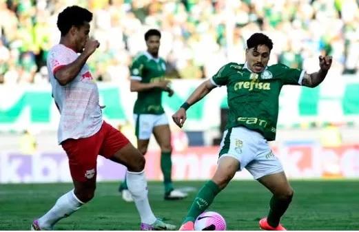 Verdão enfrenta o Massa Bruta no Allianz Parque em confronto decisivo pela liderança do Brasileirão (Foto/Marcos Ribolli/Agencia FI)