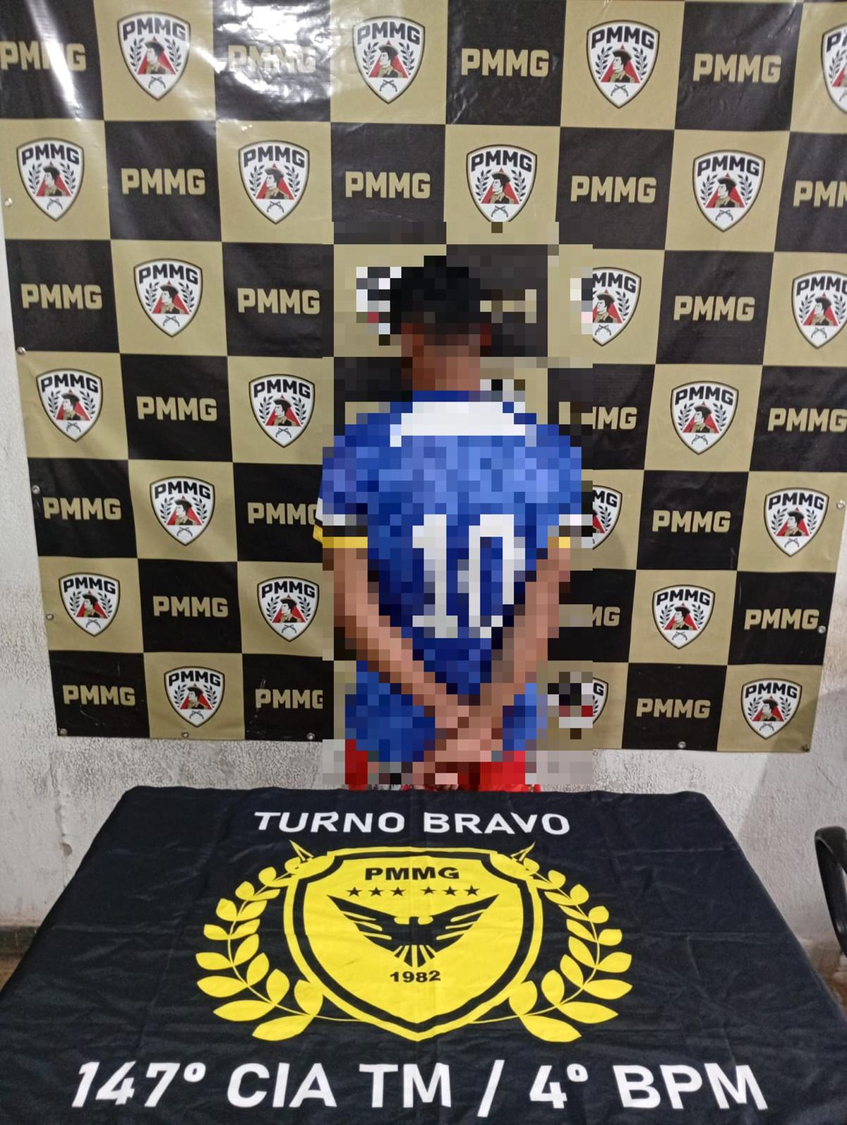 Mandado de prisão foi cumprido durante patrulhamento. (Foto/Divulgação/PMMG)