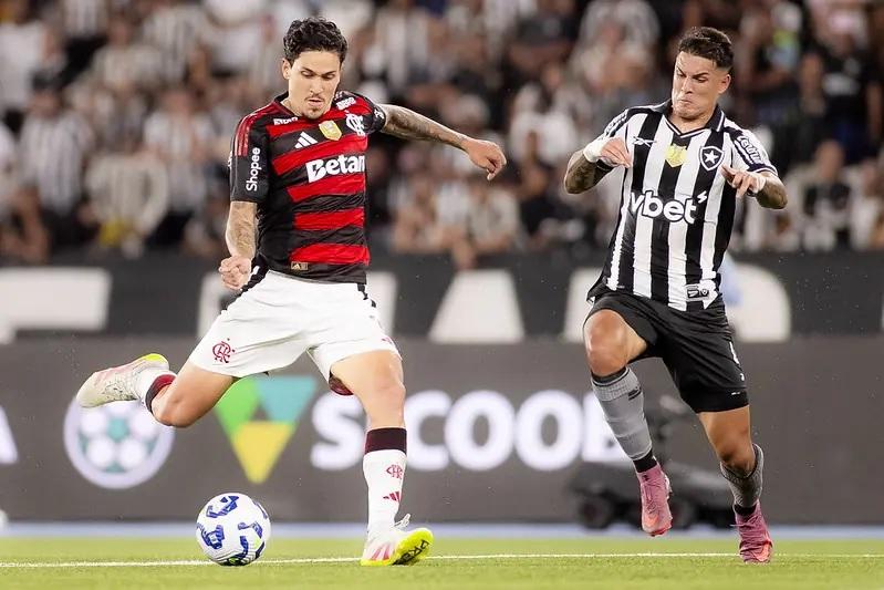 Com 300 jogos com a camisa rubro-negra, Pedro foi o destaque da vitória tranquila do Flamengo por 3 a 0 contra o Botafogo (Foto/Flamengo)