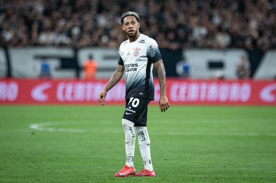 Martínez é multado após faltar seis dias no Corinthians e volta a treinar com o grupo (Foto/Meu Timão)