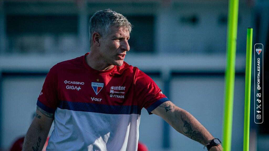 “Vamos ficar juntos e lutar até o final. Não vou me dar por vencido e nossos jogadores não vão se entregar”, disse Palermo (Foto/Mateus Lotif/Fortaleza)