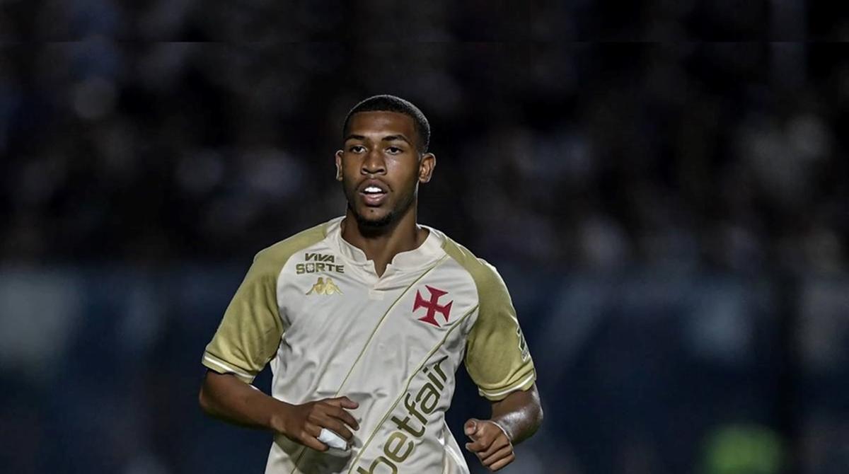 Vasco avança em acordo para renovar contrato de Rayan até 2028, com reajuste e aumento da multa rescisória (Foto/CRVG)
