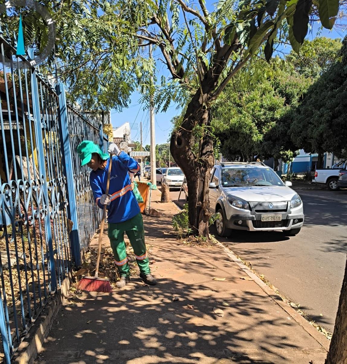 Serviços de roçada, capina e retirada de entulhos serão realizados entre os dias 27 e 31 de outubro em diferentes regiões da cidade (Foto/Divulgação Codau)