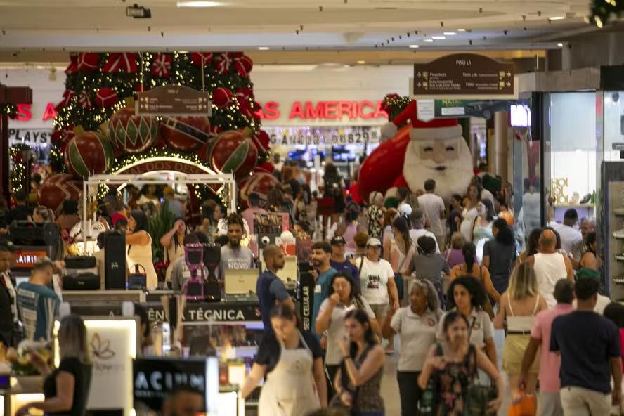 7,2% das empresas em Minas Gerais devem contratar temporários para o período de Natal e Ano Novo (Foto/Divulgação)