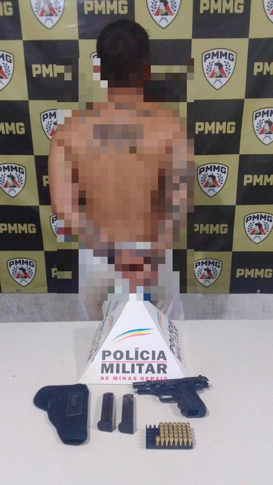Polícia apreendeu pistola Taurus calibre .380, munições e conduziu suspeito à delegacia. (foto/Divulgação/PMMG)