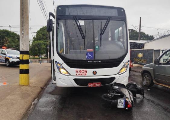 Outro motorista assumiu a Linha 52 (Antônio Barbosa) para evitar maiores transtornos aos usuários do transporte coletivo (Foto/Reprodução)
