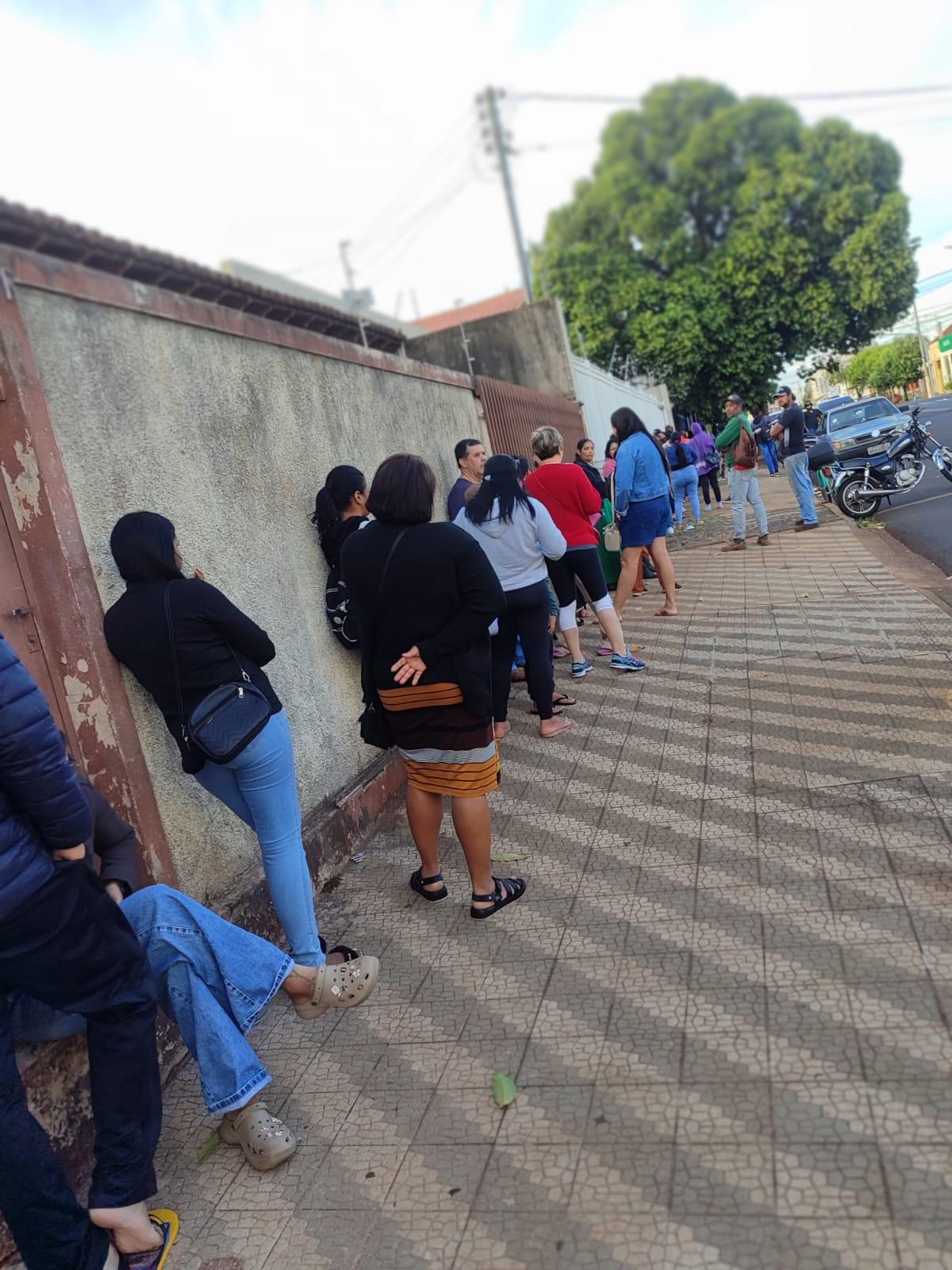 Filas e demora no atendimento foram relatadas ao Jornal da Manhã (Foto/Reprodução)