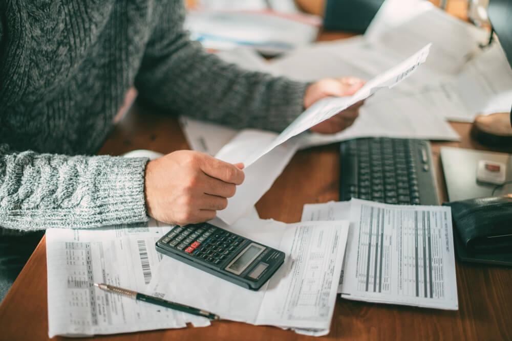 Antes de entrar com ação judicial, o consumidor deve registrar reclamação nos canais oficiais — como o site Consumidor.gov e o Procon (Foto/Divulgação)