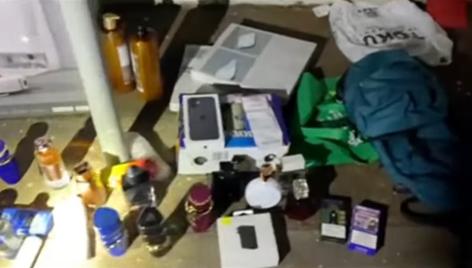 Na vistoria, os policiais encontraram 36 ampolas de medicamentos paraguaios escondidas dentro de uma garrafa térmica, além de diversos produtos importados sem nota fiscal ou comprovação de regularidade aduaneira (Foto/Reprodução)