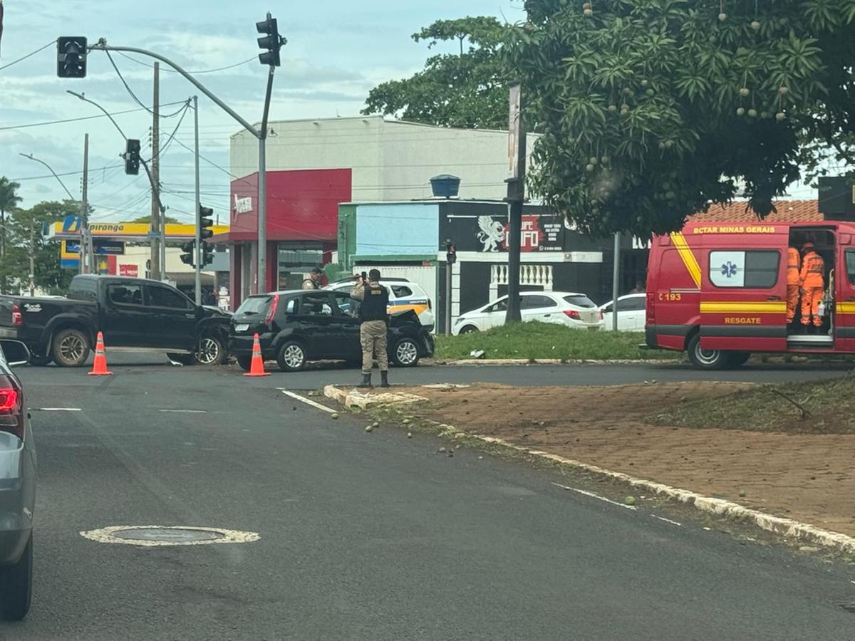 De acordo com as informações da corporação, uma pessoa ficou ferida e precisou ser levada para atendimento médico (Foto/Reprodução)