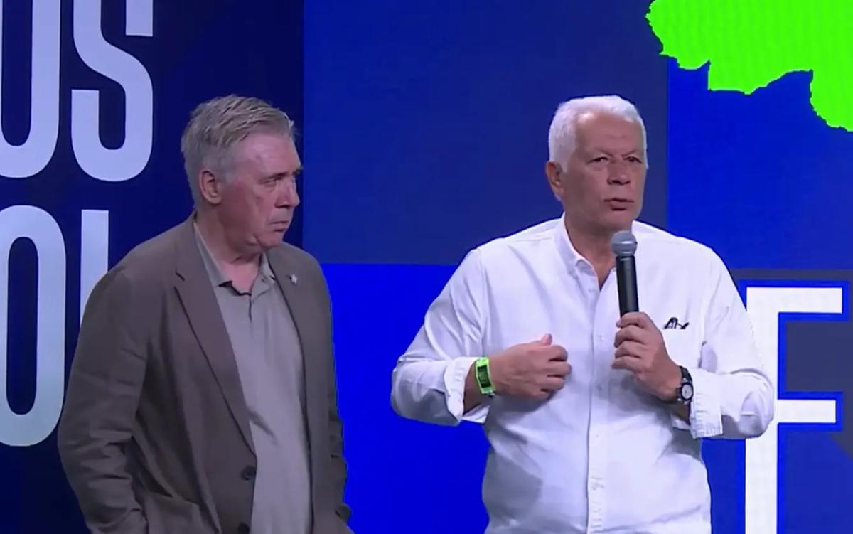 Demonstrando despeito, estupidez e falta de educação, Leão não escondeu sua pequenez diante de Carlo Ancelotti. Uma pena! (Foto/Divulgação/FBTF)