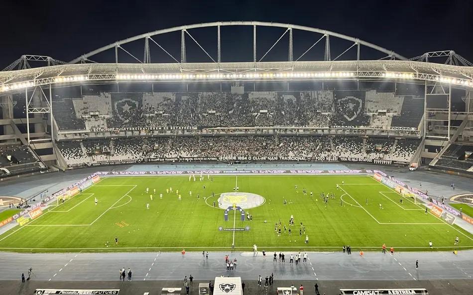 Estádio Nilton Santos será palco de mais um clássico quente entre Botafogo e Vasco nesta quarta-feira (Foto/Isabelle Favieri/Lance)