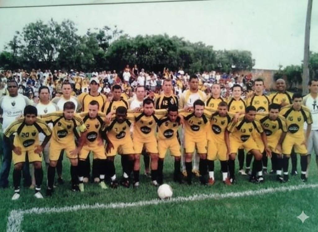 Time do Bela Vista, de Carmo do Paranaíba. Esse time foi campeão do Campeonato Regional de Patos de Minas, com um futebol de grande estilo e craques de toda a região, inclusive do Triângulo Mineiro (Foto/Arquivo pessoal)