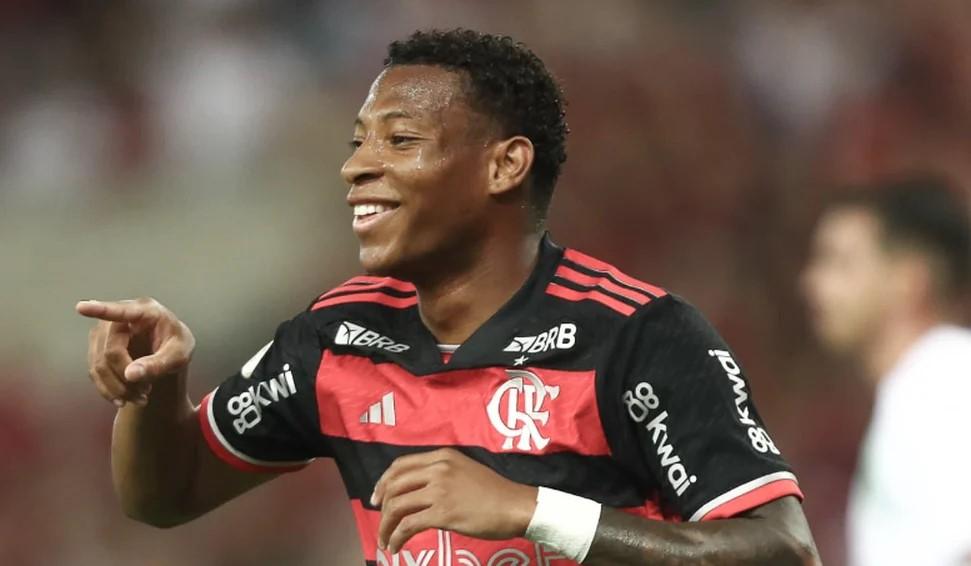 Mais uma vez Gonçalo Plata prejudicou o Flamengo com a segunda expulsão em uma semana (Foto/Gazeta do Urubu)